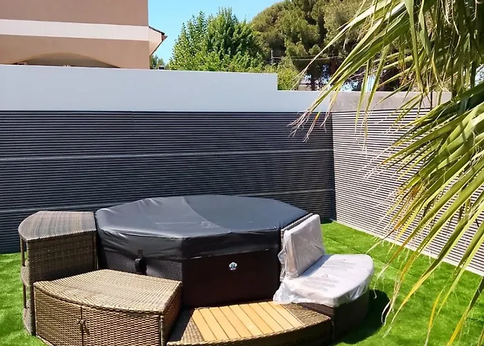 Residenza Azzurra 펜션 풀사노